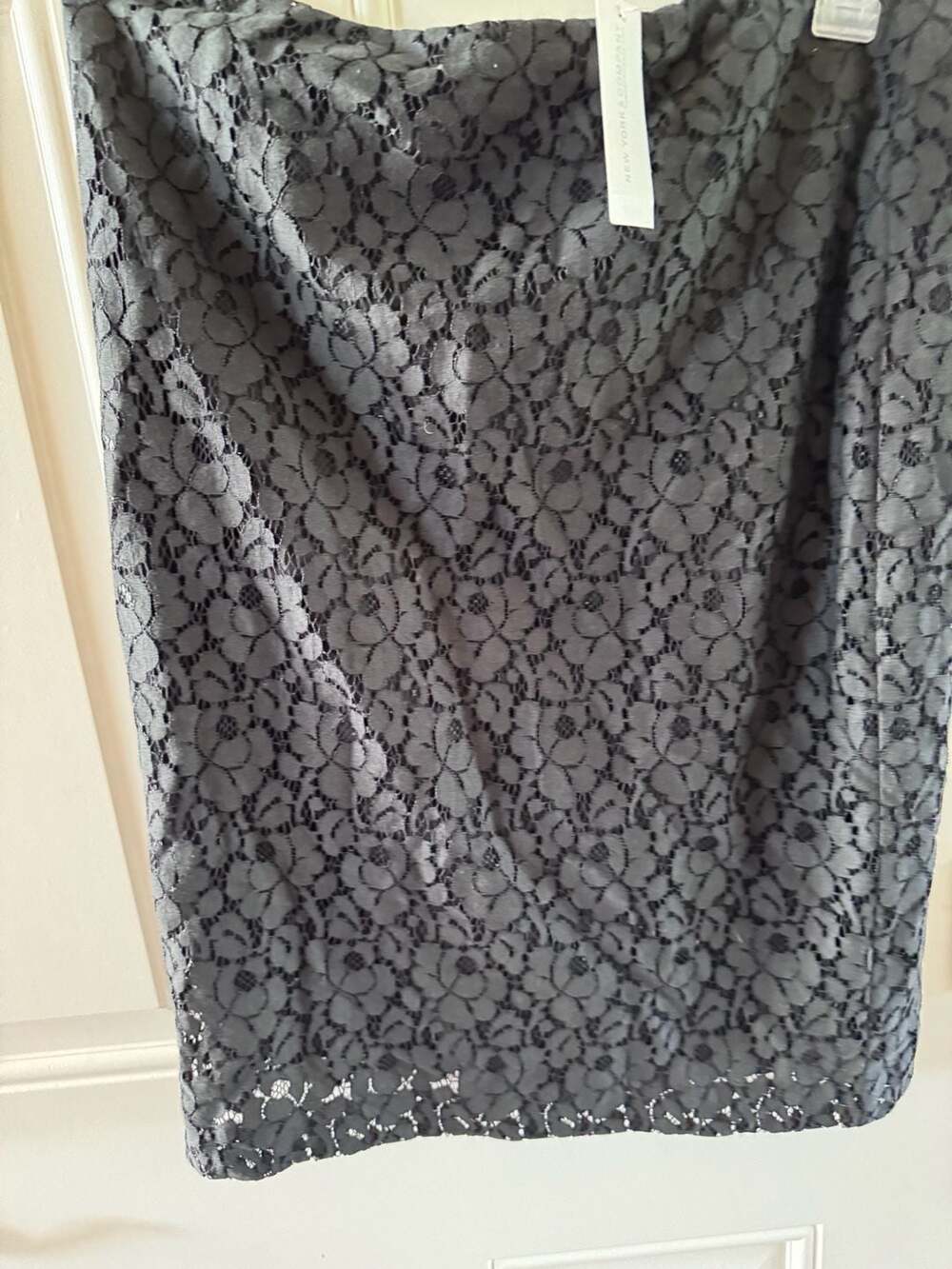 NWT New York & Company Black Floral Lace Pencil Skirt Size 8